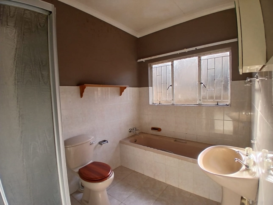 3 Bedroom Property for Sale in Geelhoutpark North West